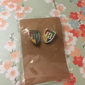 Harry Potter Hogwarts Gold hardware & red green yellow blue stud earrings new